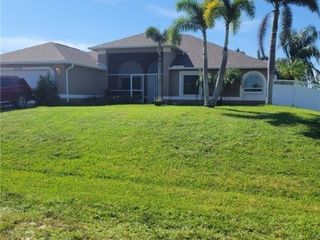 Foreclosed Home - 1350 NW 3RD TER, 33993