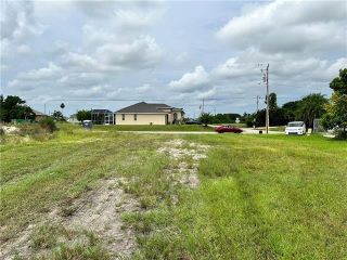 Foreclosed Home - 437 NW 16TH PL, 33993