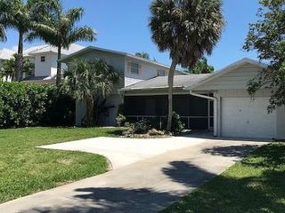 Foreclosed Home - 1388 OSPREY AVE, 34102