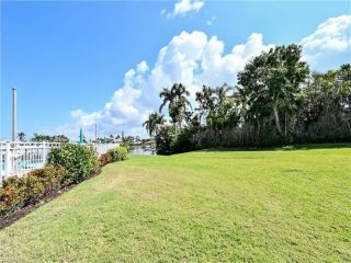 Foreclosed Home - 567 PARK SHORE DR, 34103