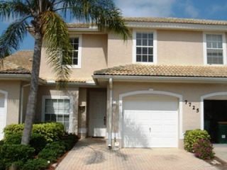 Foreclosed Home - 7725 WOODBROOK CIR APT 2, 34104