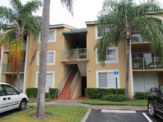 Foreclosed Home - 1250 WILDWOOD LAKES BLVD APT 106, 34104