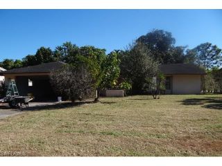 Foreclosed Home - 1004 BLUEBIRD ST, 34104