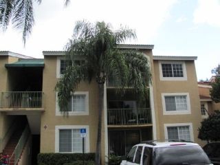 Foreclosed Home - 1250 WILDWOOD LAKES BLVD APT 305, 34105