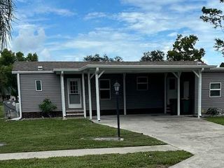 Foreclosed Home - 133 BELLE ISLE CIR, 34112