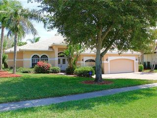 Foreclosed Home - 8932 LELY ISLAND CIR, 34113