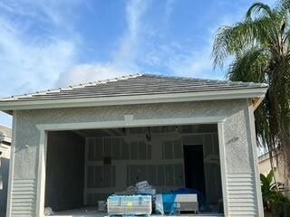 Foreclosed Home - 187 EVENINGSTAR CAY, 34114