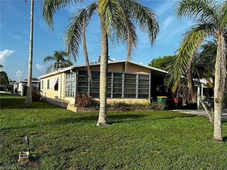 Foreclosed Home - 280 PINE KEY LN, 34114