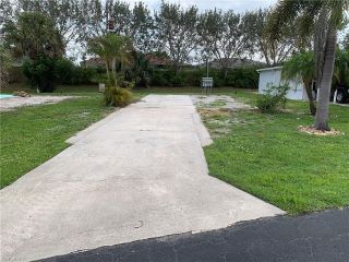 Foreclosed Home - 587 PALM DR, 34114