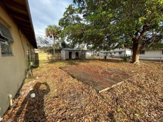 Foreclosed Home - 11526 DEAN ST, 34135