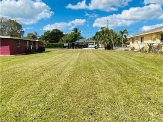 Foreclosed Home - 26821 PALM ST, 34135