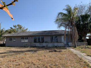 Foreclosed Home - 1140 N COLLIER BLVD, 34145