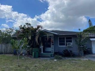 Foreclosed Home - 609 23RD AVE W, 34205