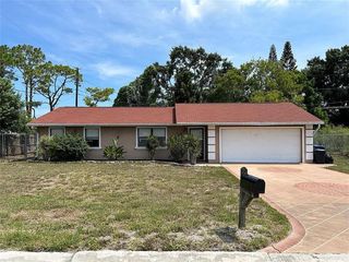 Foreclosed Home - 815 67TH AVENUE DR W, 34207