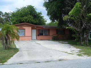 Foreclosed Home - 1601 14TH ST E, 34208