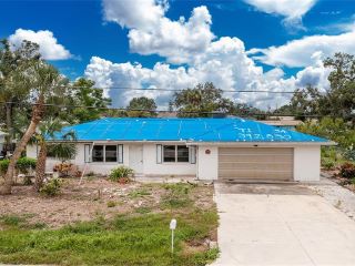 Foreclosed Home - 813 E 7TH ST, 34223