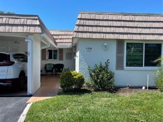 Foreclosed Home - 2305 RIVERBLUFF PKWY, 34231