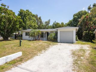 Foreclosed Home - 3301 Belmont Blvd, 34232