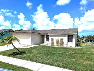 Foreclosed Home - 2458 WOOD OAK DR, 34232