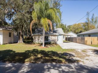 Foreclosed Home - 1219 Highland St, 34234