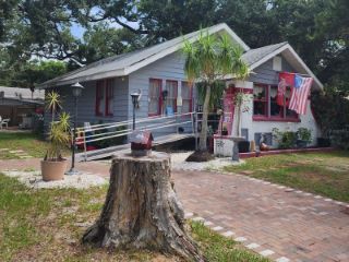 Foreclosed Home - 1231 34TH ST, 34234