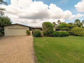 Foreclosed Home - 333 N SHORE DR, 34234