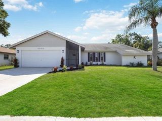 Foreclosed Home - 2000 COUNTRY MEADOWS CIR, 34235