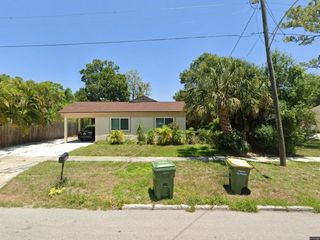 Foreclosed Home - 1331 13TH ST, 34236