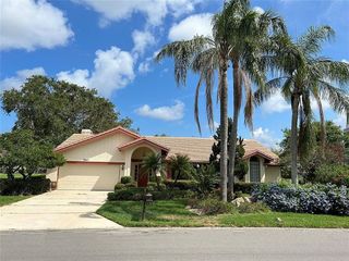 Foreclosed Home - 3947 SPYGLASS HILL RD, 34238