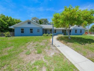Foreclosed Home - 2402 GOLDENROD ST, 34239
