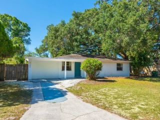 Foreclosed Home - 2122 TEMPLE ST, 34239