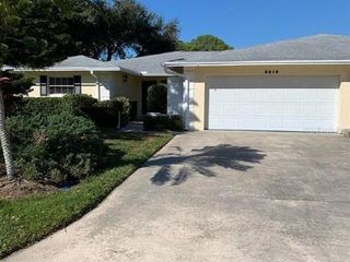 Foreclosed Home - 5619 PALM AIRE DR, 34243