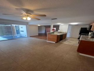 Foreclosed Home - 1022 LONGFELLOW CT, 34243