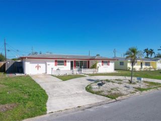 Foreclosed Home - 547 SHERIDAN DR, 34293