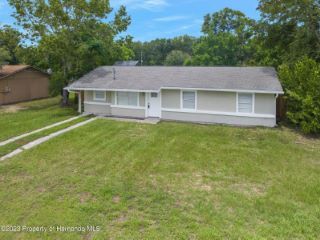Foreclosed Home - 27001 KEVIN KELLY AVE, 34602