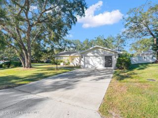 Foreclosed Home - 8425 ELDRIDGE RD, 34608