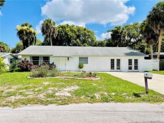 Foreclosed Home - 8711 LONGBOAT LN, 34667