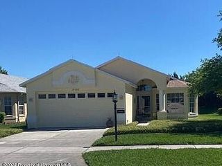 Foreclosed Home - 18502 FAIRWAY GREEN DR, 34667