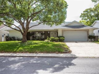 Foreclosed Home - 12414 STAGECOACH LN, 34667