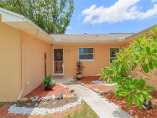 Foreclosed Home - 11021 SALT TREE DR, 34668