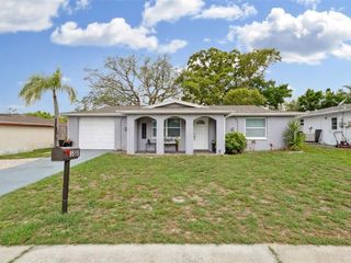 Foreclosed Home - 9515 GRAY FOX LN, 34668