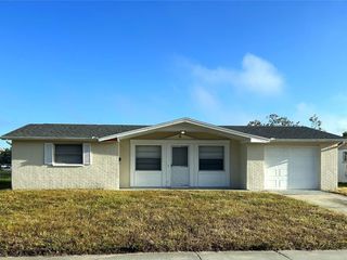 Foreclosed Home - 7305 ASHWOOD DR, 34668