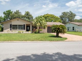 Foreclosed Home - 8601 BENTON DR, 34668