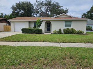 Foreclosed Home - 12219 SMOKEY DR, 34669