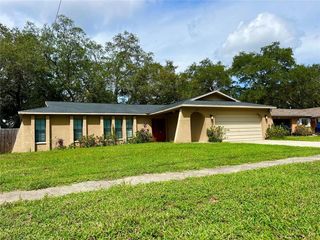 Foreclosed Home - 1826 LILLIAN AVE, 34689