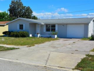 Foreclosed Home - 5520 CASINO DR, 34690