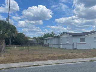 Foreclosed Home - 1428 CLASSIC DR, 34691
