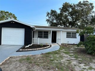 Foreclosed Home - 3513 WELLINGTON DR, 34691