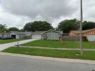 Foreclosed Home - 1402 OVERLEA DR, 34698