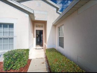 Foreclosed Home - 8121 FAN PALM WAY, 34747